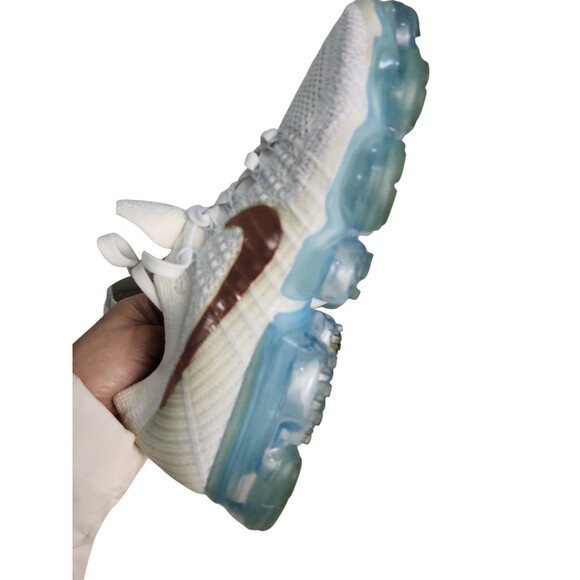 Nike Vapormax Flyknit Explorer Women's Sz 7 White Blue Running Shoes Athleisure - Picture 9 of 12